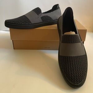 UGG Women’s Sammy Slip On Shoe